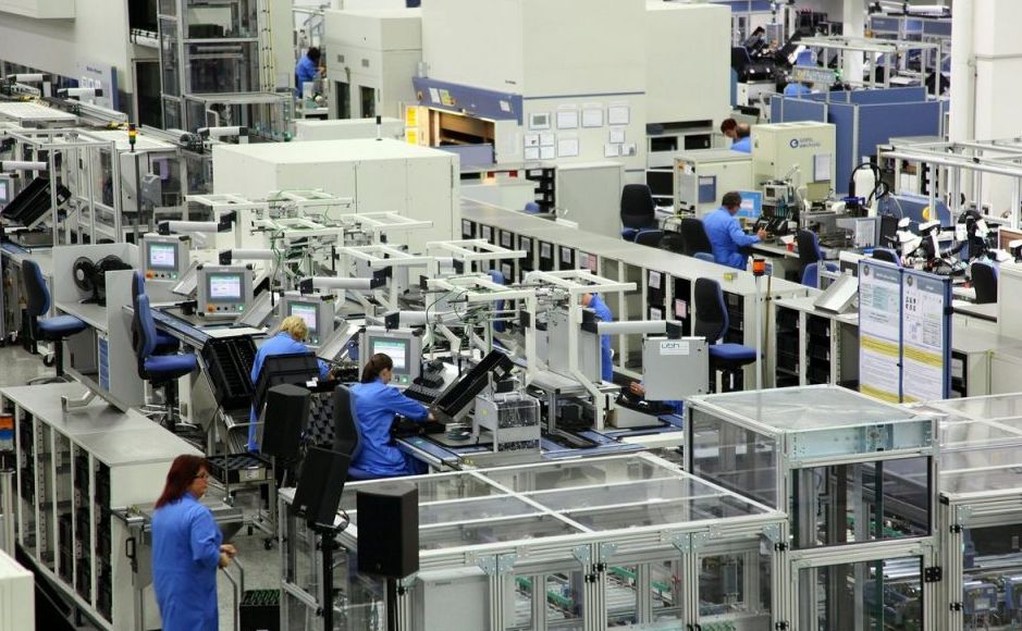 電子產(chǎn)品智能工廠中的人機協(xié)同 打造高效生產(chǎn)的最佳組合